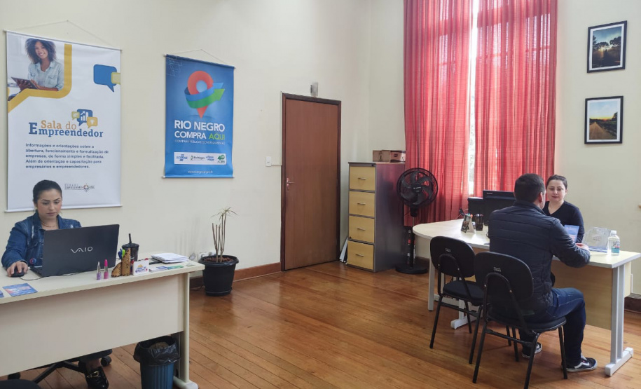 Eliane Schuback Franciscatti atua como agente de crédito em Guaíra desde 2012, quando fez o curso preparatório para desenvolver a atividade.