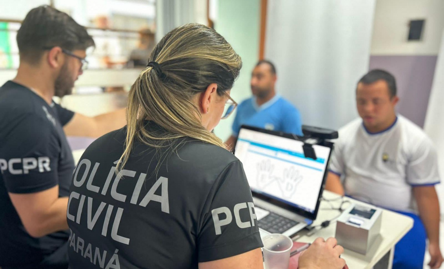 PCPR na Comunidade leva serviços de polícia judiciária para mais de 250 pessoas nos bairros Pinheirinho e Santa Cândida em Curitiba