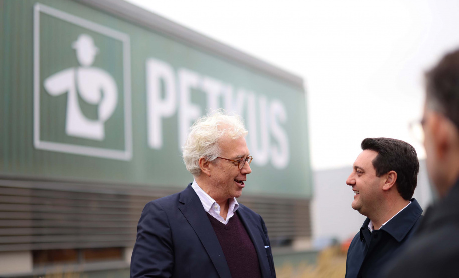 Governador negocia instalação de fábrica multinacional de sementes no Paraná