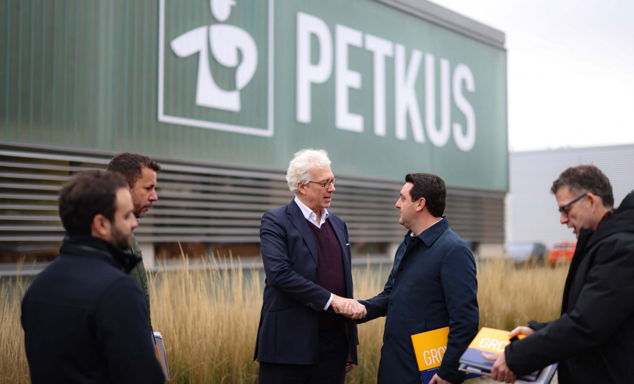 Governador negocia instalação de fábrica multinacional de sementes no Paraná