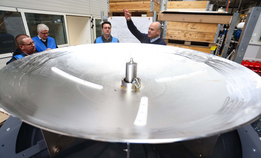 Governador negocia instalação de fábrica multinacional de sementes no Paraná