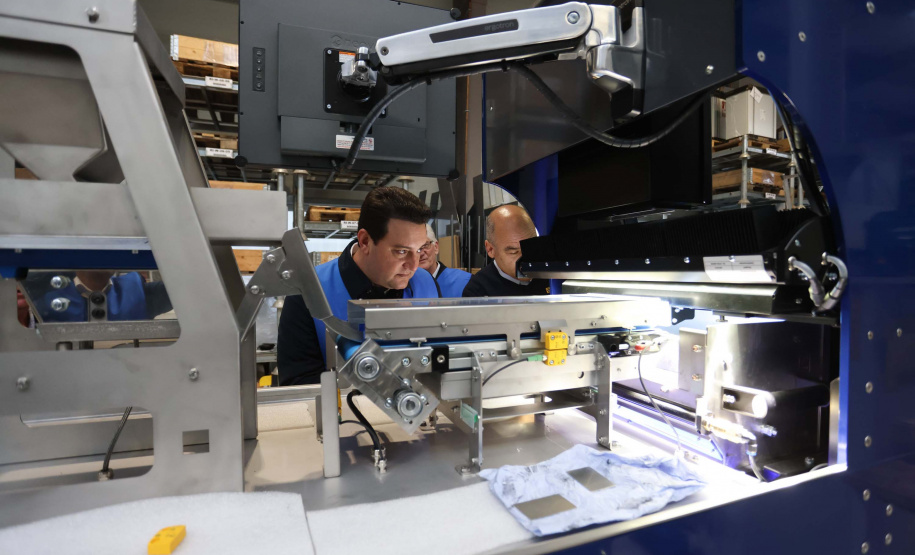 Governador negocia instalação de fábrica multinacional de sementes no Paraná