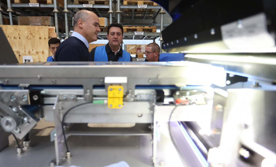 Governador negocia instalação de fábrica multinacional de sementes no Paraná