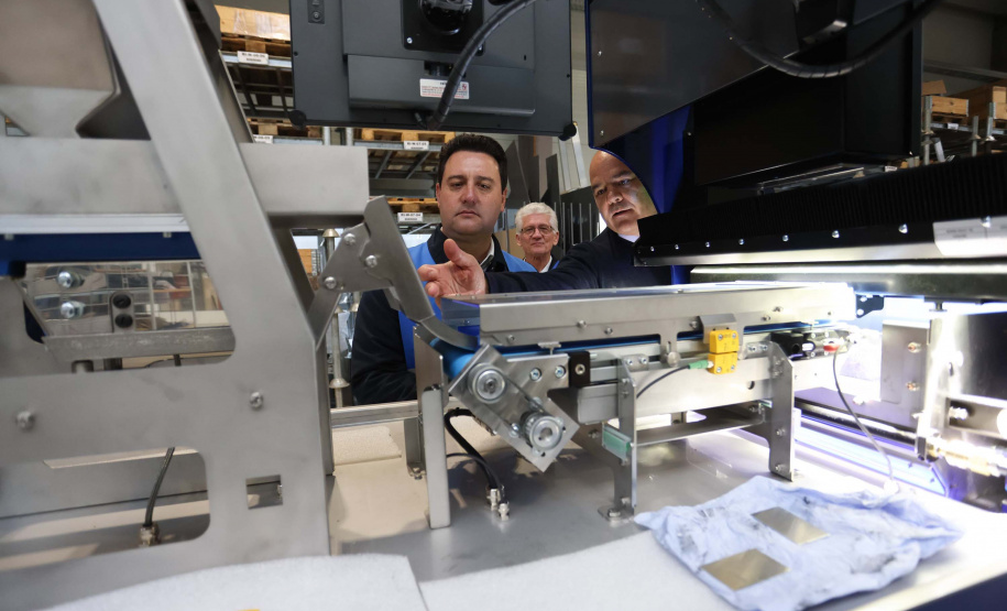 Governador negocia instalação de fábrica multinacional de sementes no Paraná