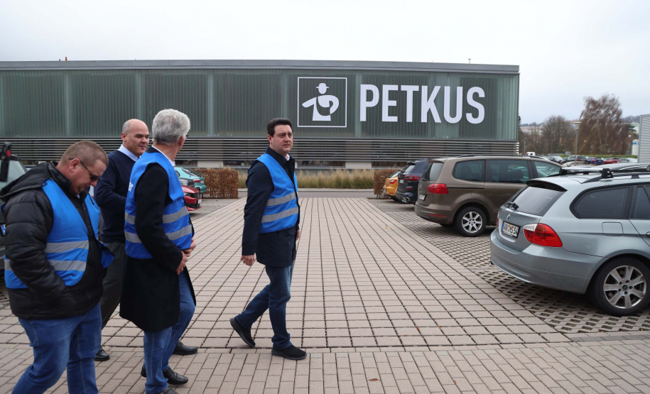 Governador negocia instalação de fábrica multinacional de sementes no Paraná