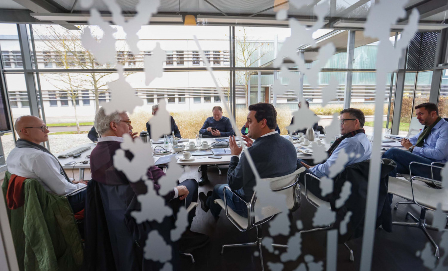 Governador negocia instalação de fábrica multinacional de sementes no Paraná