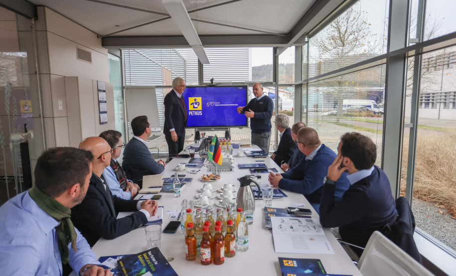 Governador negocia instalação de fábrica multinacional de sementes no Paraná