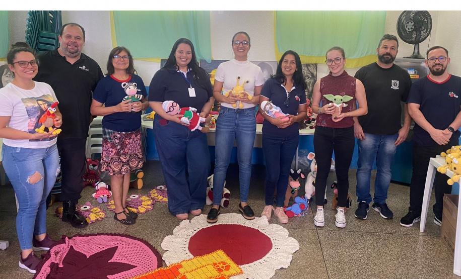 Em Foz do Iguaçu, Polícia Penal realiza entrega de Amigurumis para ONG e Delegacia da Mulher