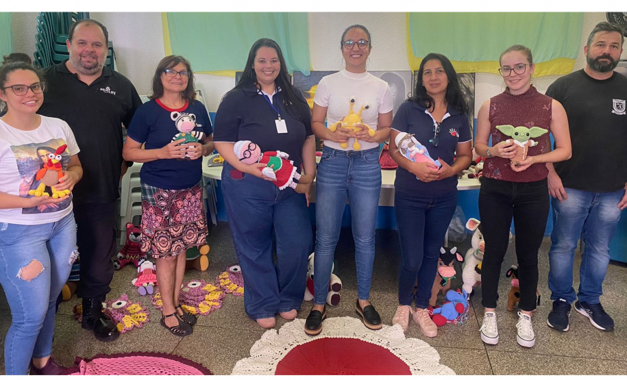 Em Foz do Iguaçu, Polícia Penal realiza entrega de Amigurumis para ONG e Delegacia da Mulher