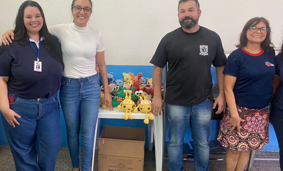 Em Foz do Iguaçu, Polícia Penal realiza entrega de Amigurumis para ONG e Delegacia da Mulher