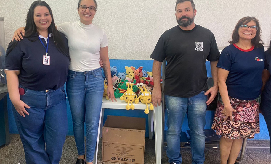 Em Foz do Iguaçu, Polícia Penal realiza entrega de Amigurumis para ONG e Delegacia da Mulher