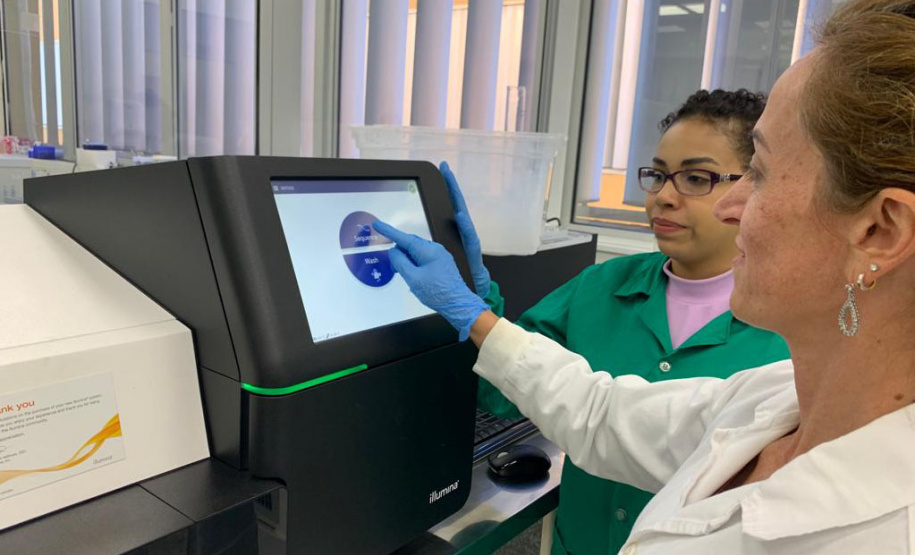 Lacen do Paraná participa de projeto inovador de monitoramento genômico em navio