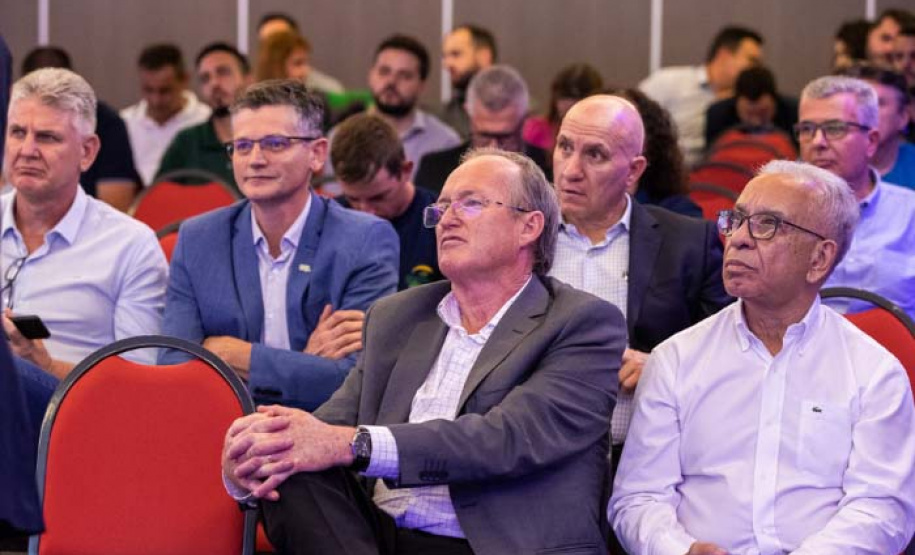 Com participação da Adapar, evento em Curitiba debate mercado e tendência do consumo de proteínas animais