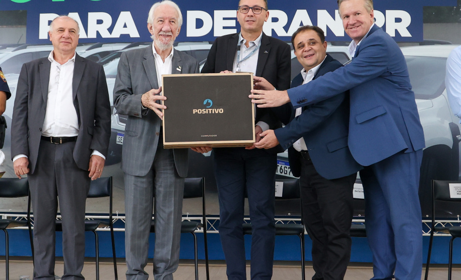 DETRAN ENTREGA VEÍCULOS