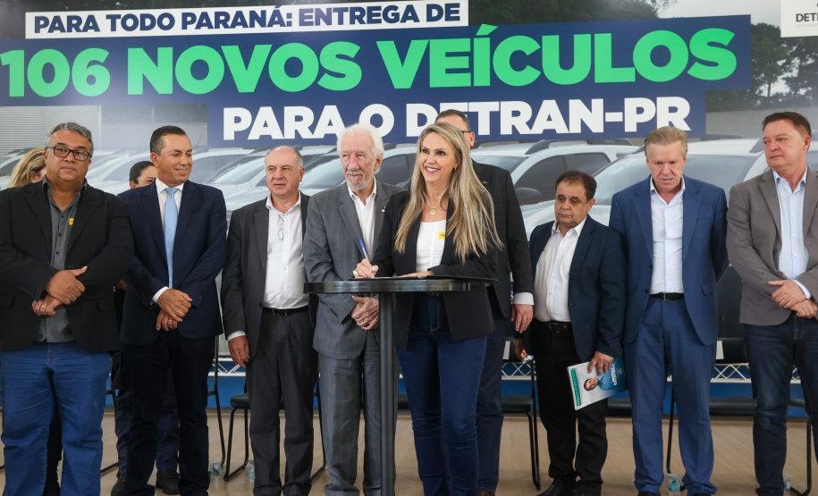 DETRAN ENTREGA VEÍCULOS