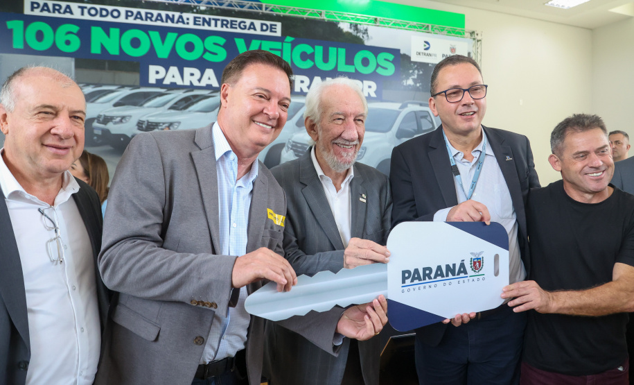 DETRAN ENTREGA VEÍCULOS