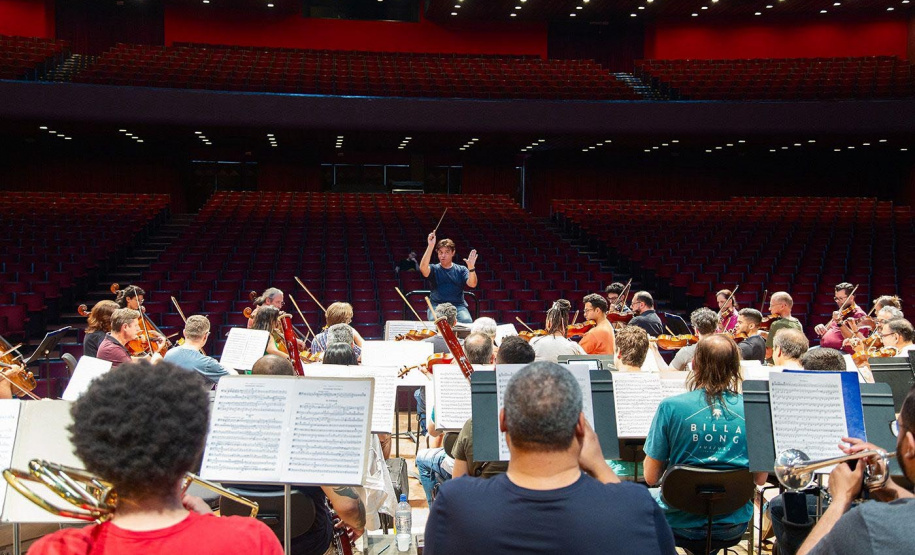 Em concerto solidário, Orquestra Sinfônica traz repertório contemporâneo