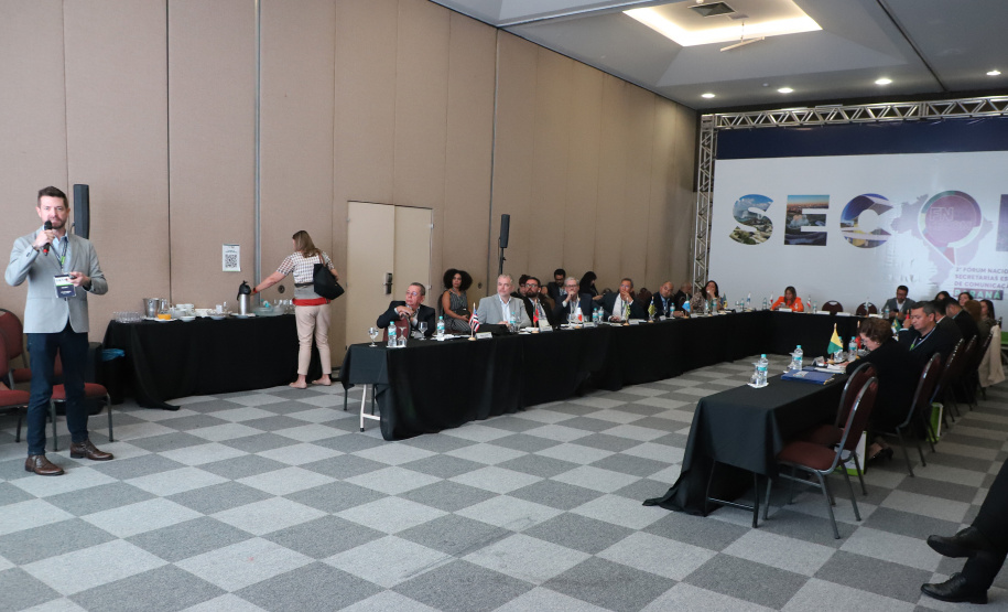 FORUM Rodrigo Hornhardt e compilado