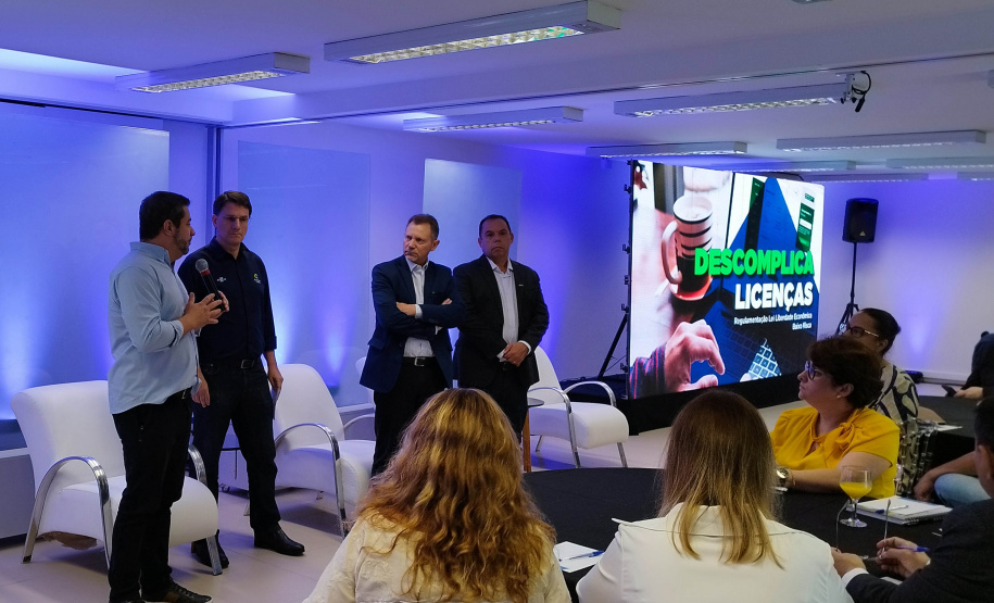 Jucepar e Casa Civil apresentam Descomplica Paraná em Londrina