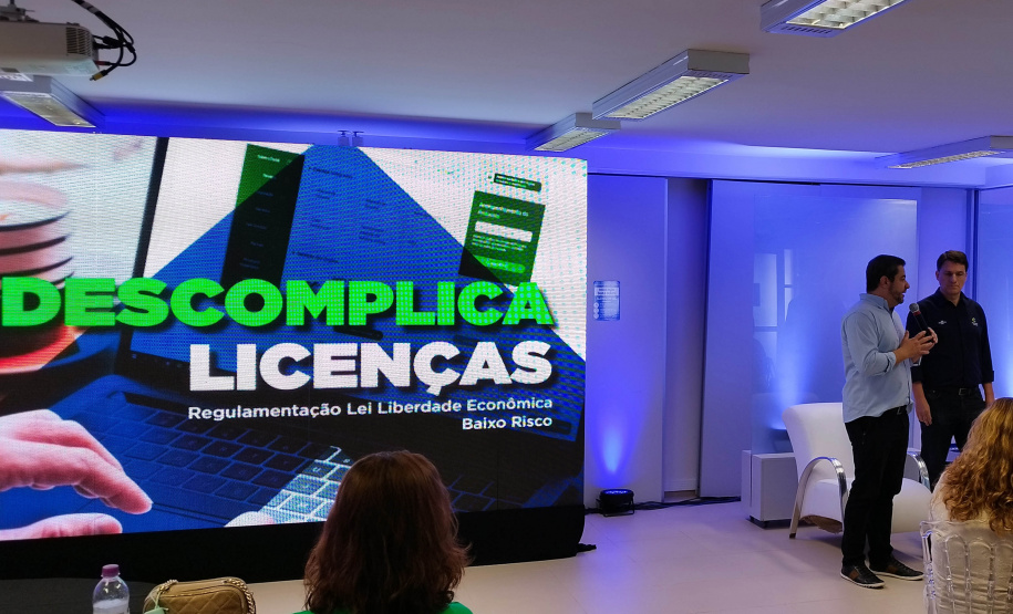 Jucepar e Casa Civil apresentam Descomplica Paraná em Londrina