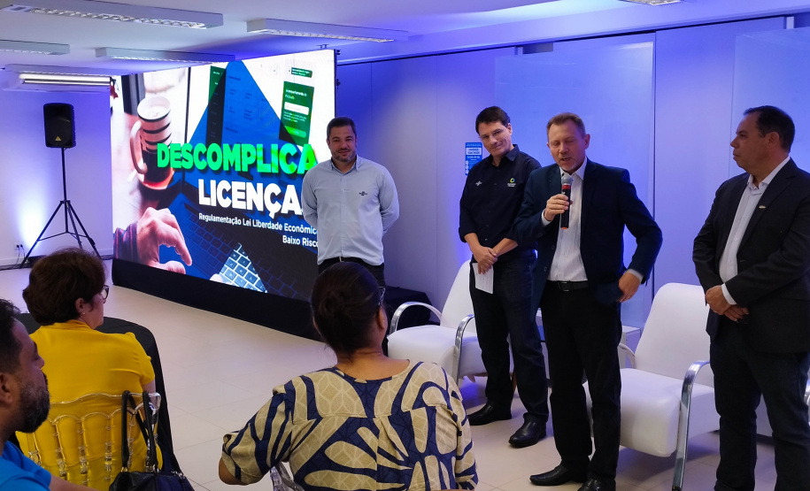 Jucepar e Casa Civil apresentam Descomplica Paraná em Londrina