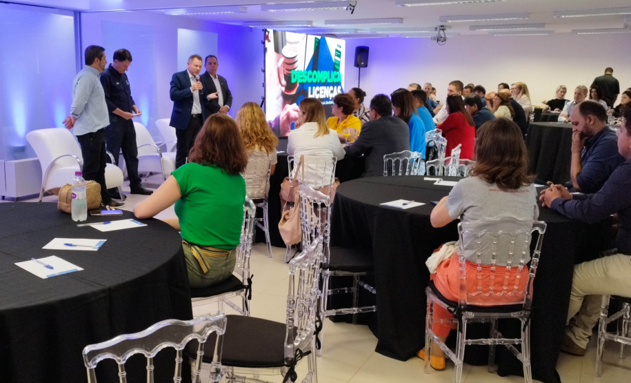 Jucepar e Casa Civil apresentam Descomplica Paraná em Londrina