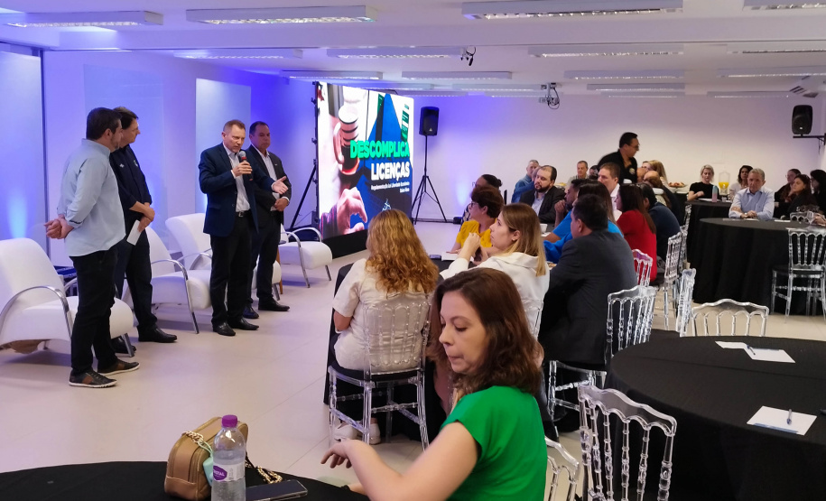Jucepar e Casa Civil apresentam Descomplica Paraná em Londrina