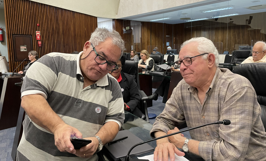 Com palestra sobre golpes virtuais, Celepar promove nova edição do curso de smartphone para idosos