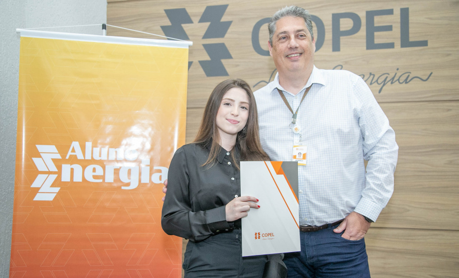 Copel divulga relação de estudantes que vão ganhar bolsa e mentoria por 5 anos