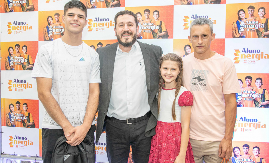 Copel divulga relação de estudantes que vão ganhar bolsa e mentoria por 5 anos