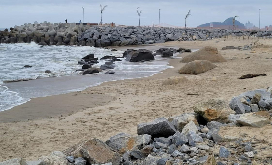 Nova orla: estruturas marítimas ajudam a melhorar a qualidade da água em Matinhos
