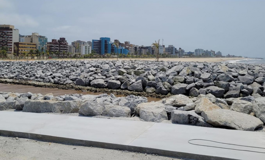 Nova orla: estruturas marítimas ajudam a melhorar a qualidade da água em Matinhos