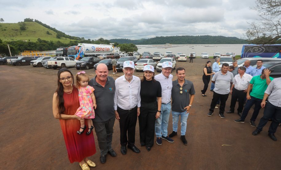 O governador em exercício Darci Piana participou nesta quinta-feira (23) da inauguração do Píer e do sistema Bioflocos da Alpha Fish, que iniciou em 2021 a produção de tilápia em tanques-rede em São Jorge D’Oeste, no Sudoeste do Estado.