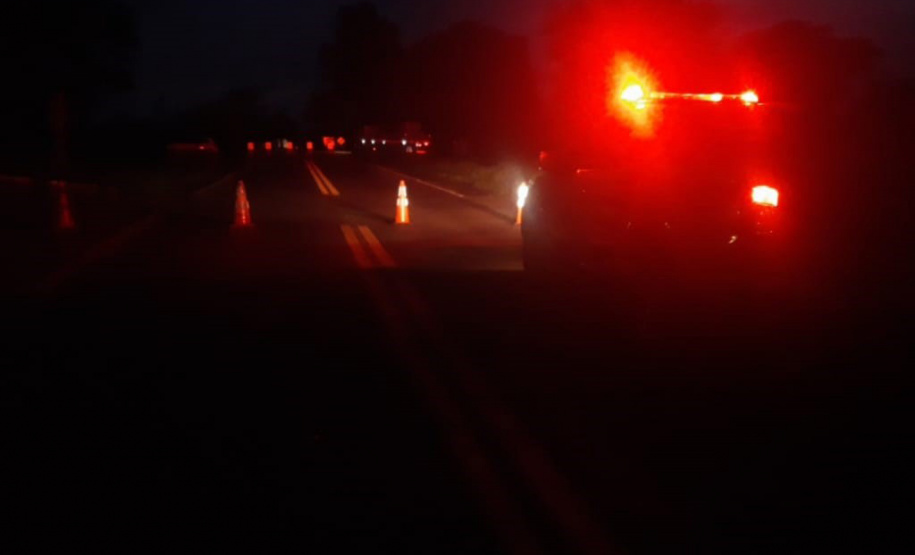 Ponte do Rio Ivaí é bloqueada na PR-323, entre Doutor Camargo e Jussara
