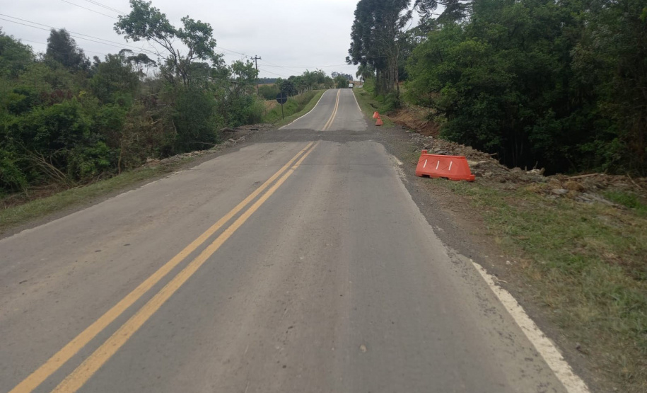 DER homologa obra de novo bueiro em rodovia de Irati