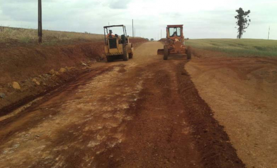 PR-553 Assinado o contrato de conservação da rodovia entre Mamborê e Luiziana