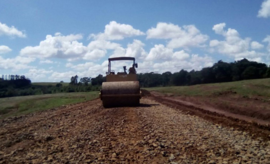 PR-553 Assinado o contrato de conservação da rodovia entre Mamborê e Luiziana