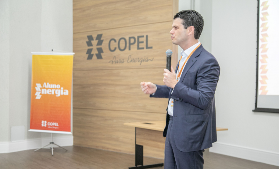 Copel divulga relação de estudantes que vão ganhar bolsa e mentoria por 5 anos