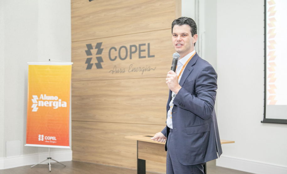 Copel divulga relação de estudantes que vão ganhar bolsa e mentoria por 5 anos