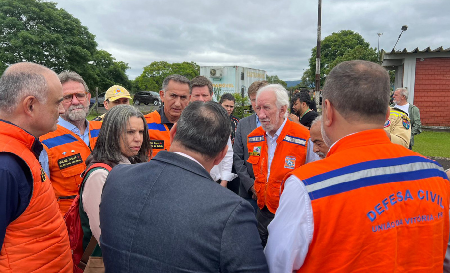 Coletiva com darci piana e ministro