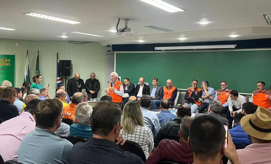 Coletiva com darci piana e ministro