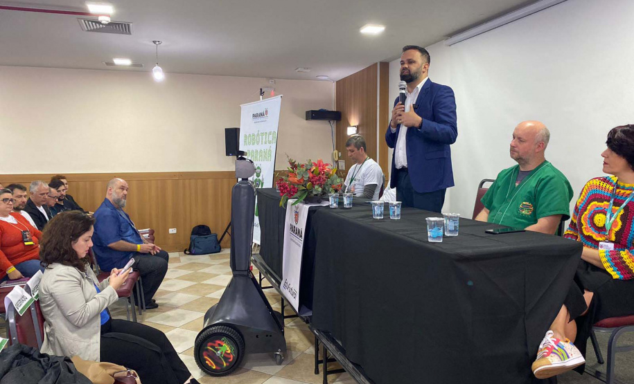 Programa de robótica encerra 2023 com Semana de Robótica em programação especial para professores