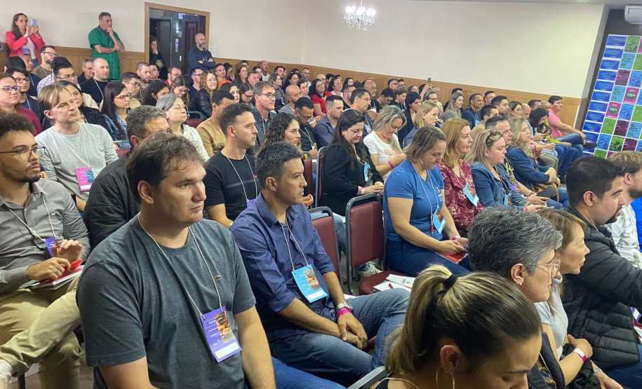 Programa de robótica encerra 2023 com Semana de Robótica em programação especial para professores