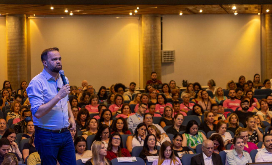 Educação divulga balanço trimestral e anuncia expansão de projetos para 2024