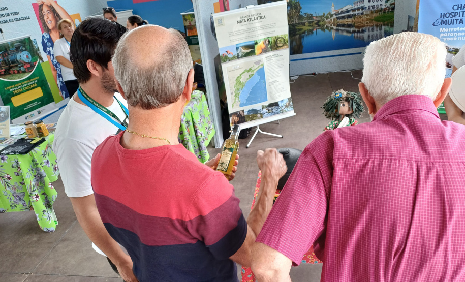 Em sua terceira escala no Paraná, navio de cruzeiros movimenta pontos turísticos do Litoral