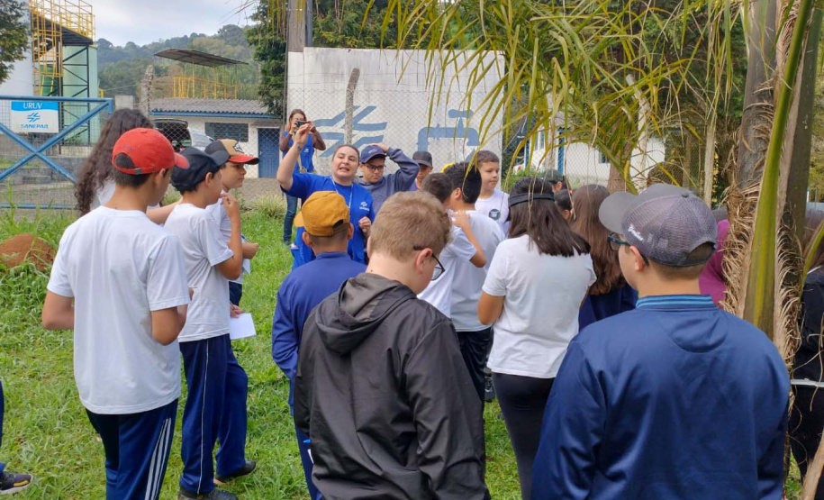 Sanepar realiza ações de sustentabilidade com estudantes em manancial de Bituruna