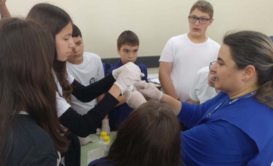 Sanepar realiza ações de sustentabilidade com estudantes em manancial de Bituruna