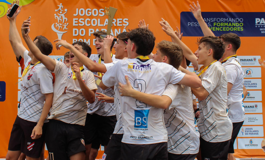 Com conquistas nacionais e calendário cheio, esporte do Paraná teve ano de glórias