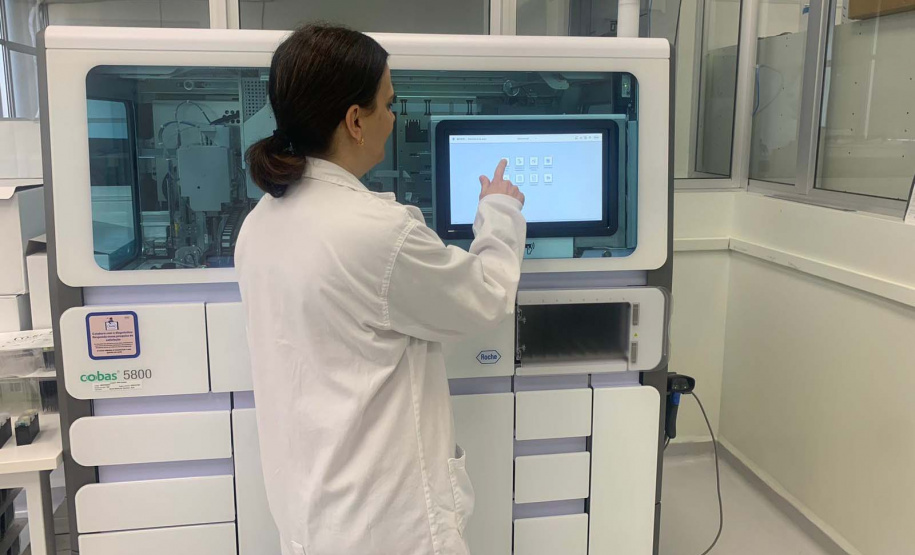 Com 129 anos, Lacen finaliza 2023 com nova tecnologia de sequenciamento genético