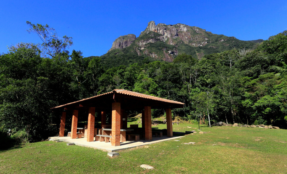 Espaço para camping volta a funcionar no Parque Estadual Pico do Marumbi.